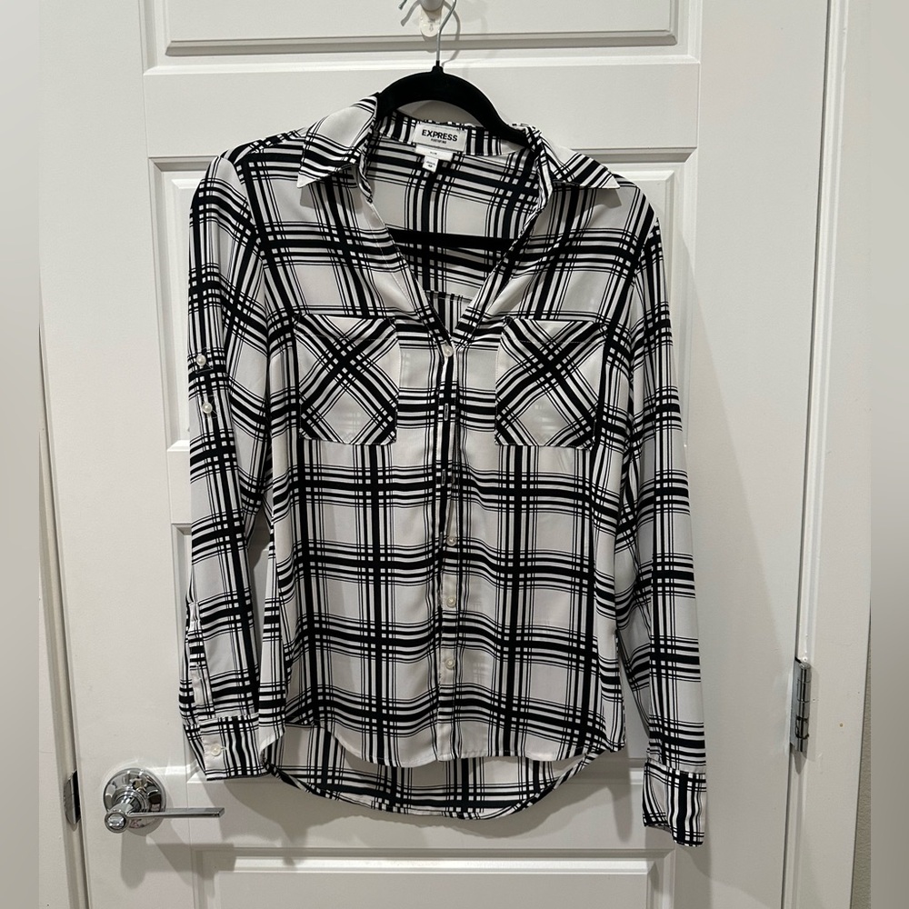 🖤 Express Plaid Button-Down Shirt - Size XS 🖤